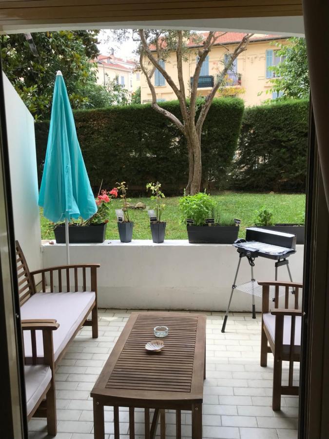Superbe Studio Terrasse Centre Ville Et Plages A Pieds Cannes Exteriör bild